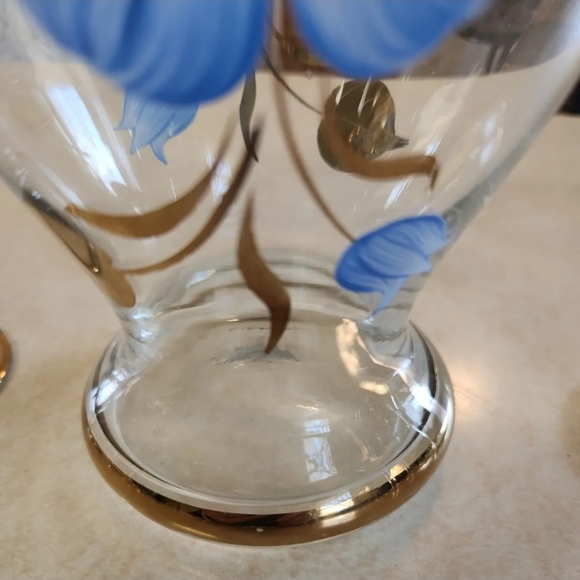 Vtg Romanian Decanter Set Hand-Painted 6 Blue Floral Wine Glasses Gold Overlay - Picture 6 of 14